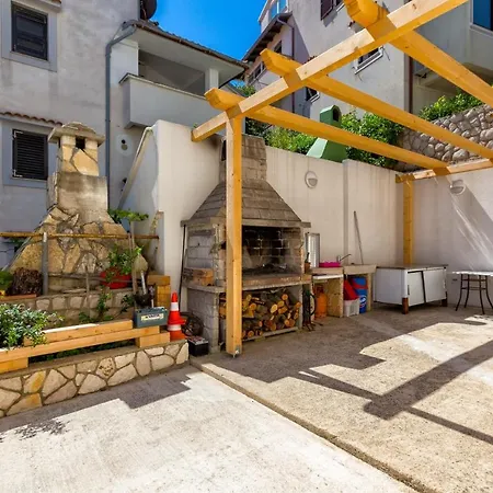 With A Parking Space Apartman