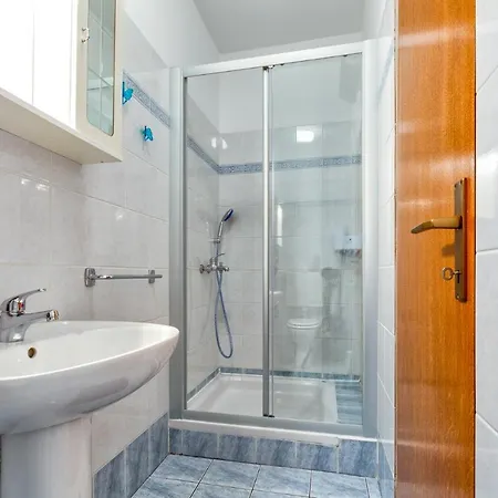 Apartman With A Parking Space Mali Lošinj