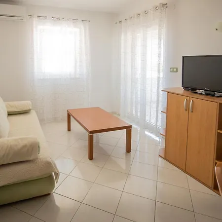 Apartamento With A Parking Space Mali Lošinj